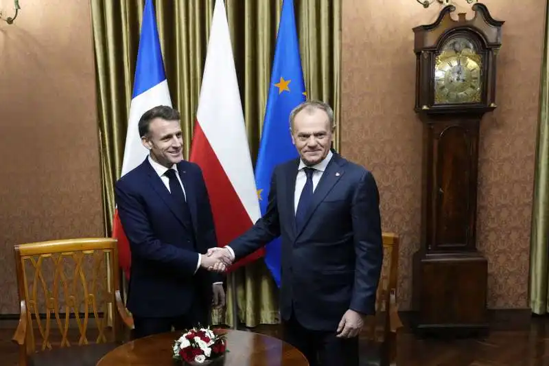 emmanuel macron   donald tusk   foto lapresse.  