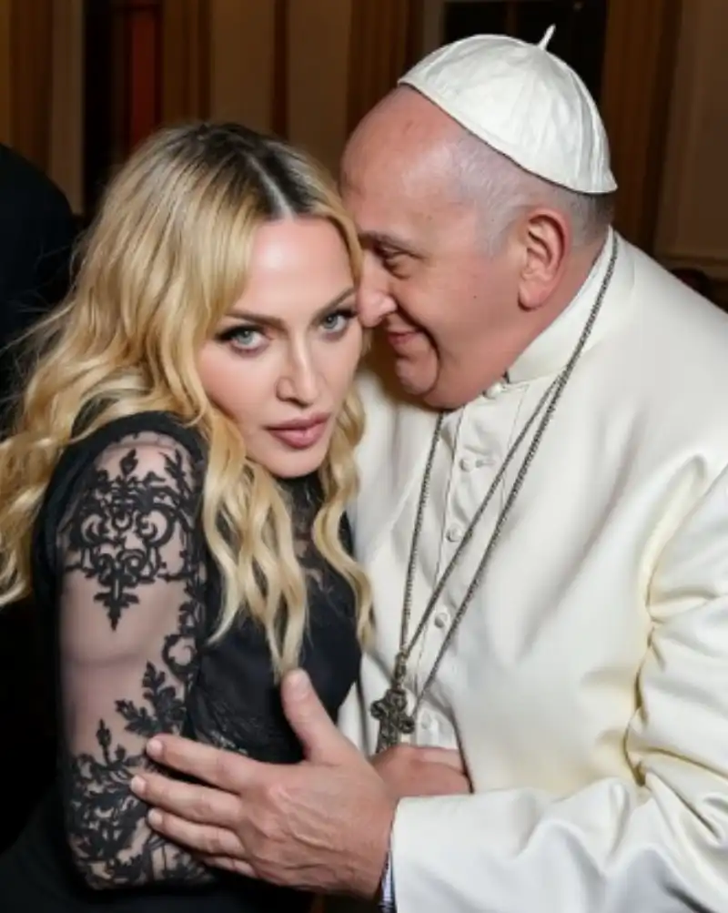 FOTO DI MADONNA E PAPA FRANCESCO CREATA CON AI