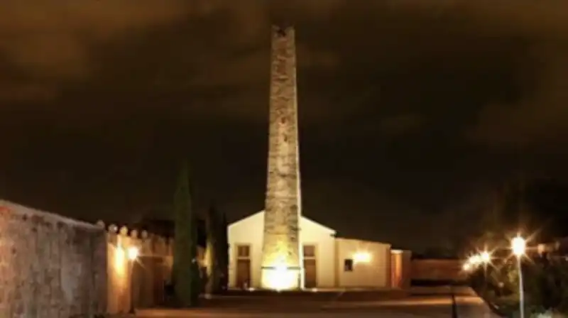 fulmine colpisce torre di un ristorante a palermo 3