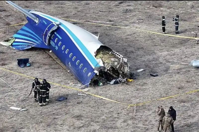 incidente aereo azerbaijan airlines   aktau, kazakistan   3