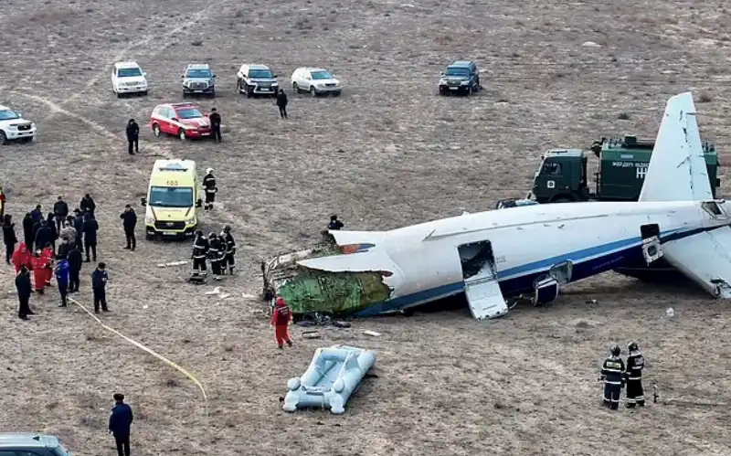 incidente aereo azerbaijan airlines   aktau, kazakistan   5