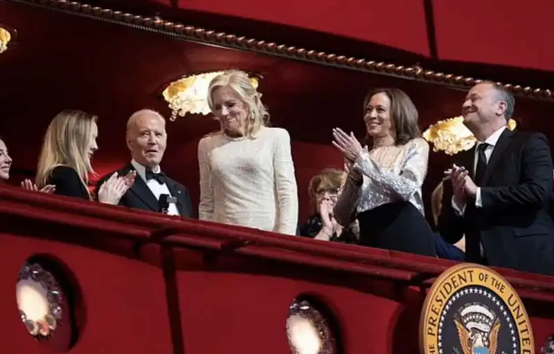 JOE E JILL BIDEN IGNORANO KAMALA HARRIS AL KENNEDY  CENTER HONORS