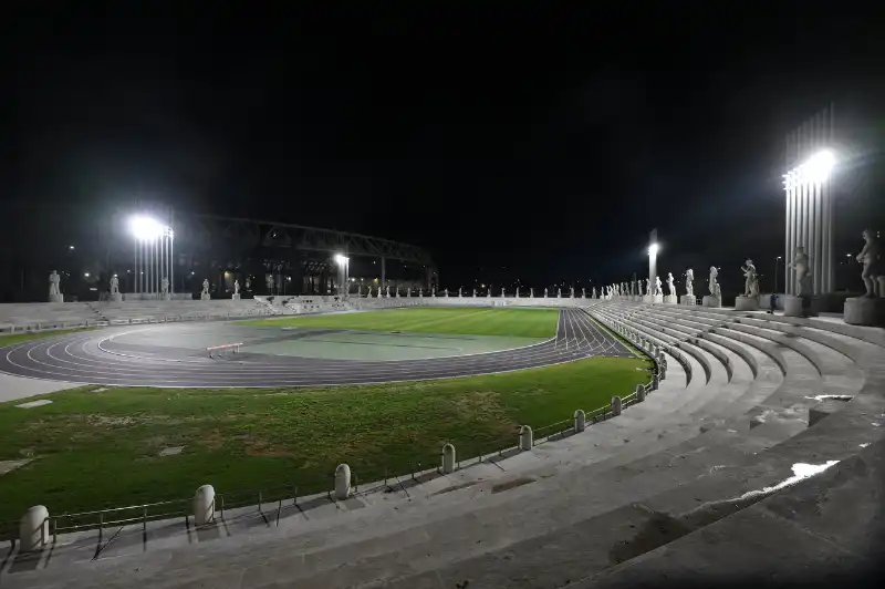 la nuova illuminazione dello stadio dei marmi  foto mezzelani gmt 002