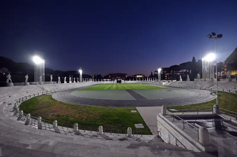 la nuova illuminazione dello stadio dei marmi  foto mezzelani gmt 022