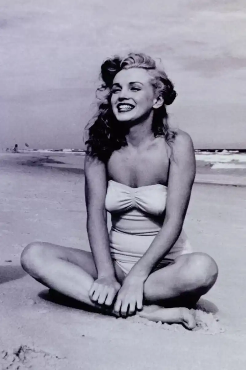 marilyn monroe fine anni 40