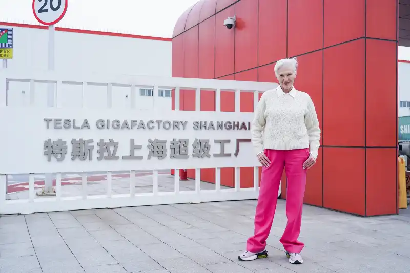 maye musk in cina 1