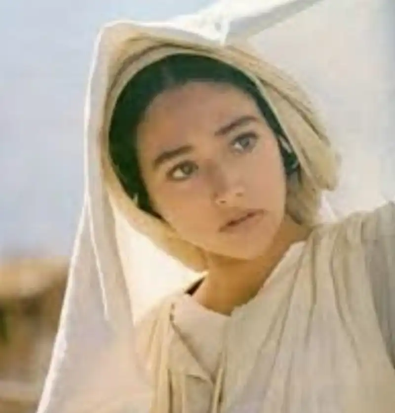 olivia hussey interpreta maria in gesu di nazareth di zeffirelli   1