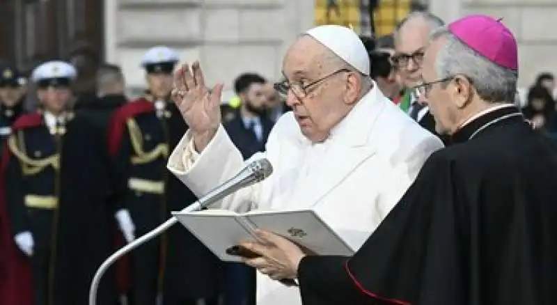 PAPA FRANCESCO A PIAZZA DI SPAGNA PER LA FESTA DELL'IMMACOLATA