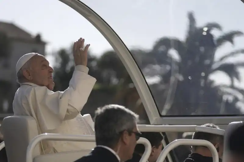 papa francesco in corsica - foto lapresse