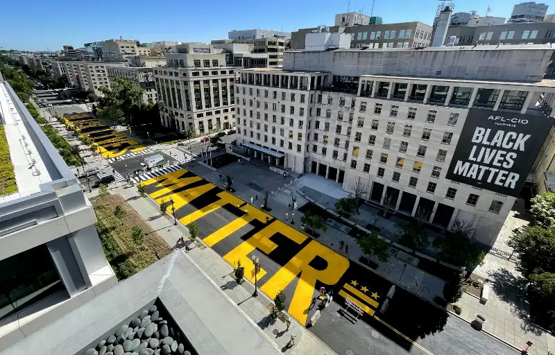 PIAZZA BLACK LIVES MATTER A WASHINGTON DC