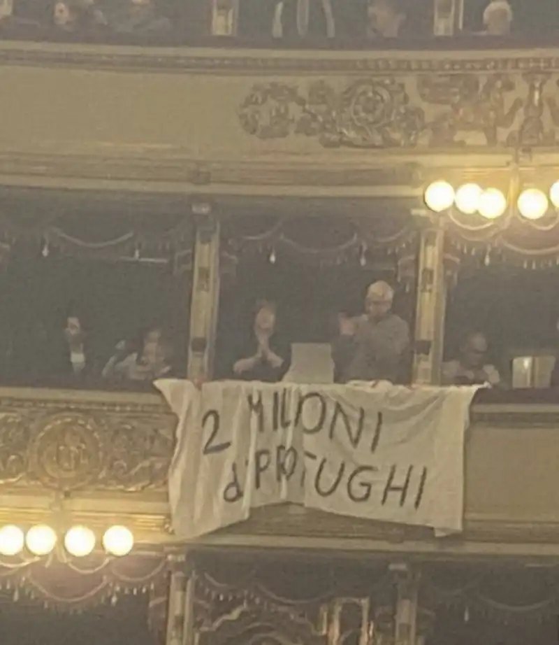 protesta pro palestina alla scala