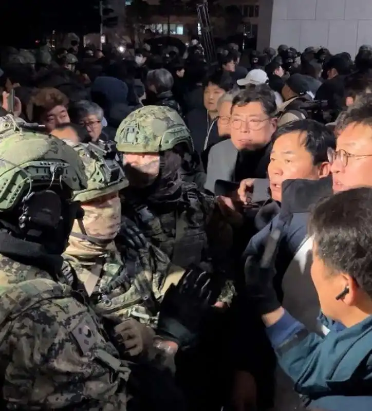 PROTESTE IN COREA DEL SUD CONTRO IL PRESIDENTE YOON SUK YEOL

