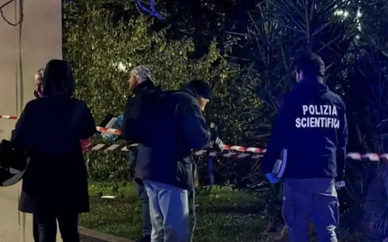 RAGAZZINO SI SUICIDA A ROMA