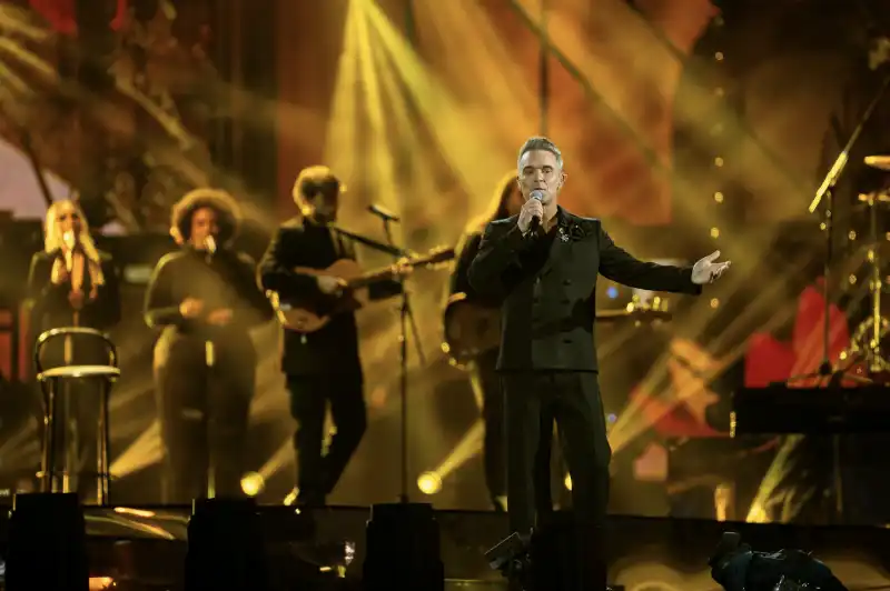 robbie williams alla finale di x factor