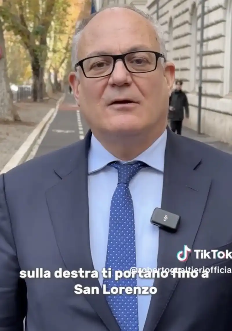 roberto gualtieri inaugura la pista ciclabile termini sapienza   3