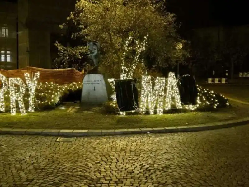 SCRITTA Merry X Mas A BIELLA 