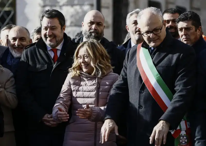 stefano donnarumma   matteo salvini   giorgia meloni   roberto gualtieri inaugurazione piazza pia roma  foto lapresse  