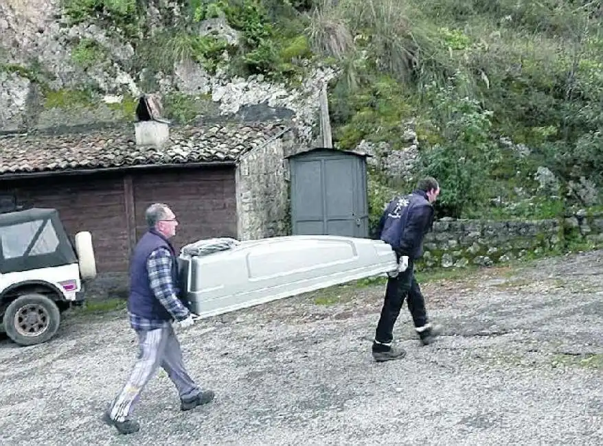 cassino uomo suicidio violenze sessuali