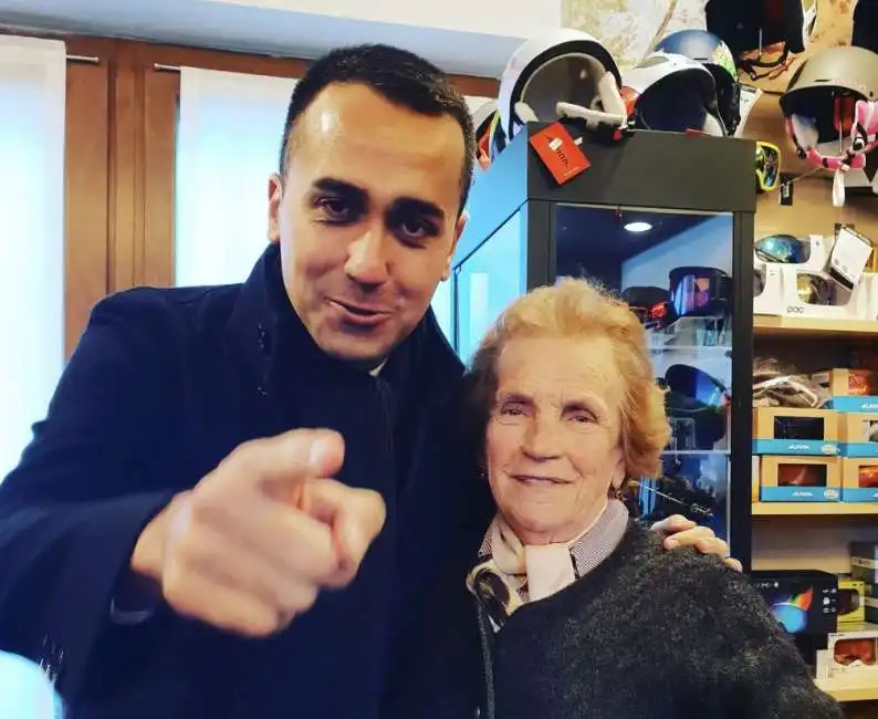 luigi di maio con la signora rosetta