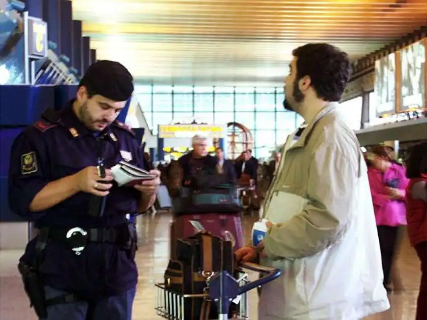 polizia aeroporto fiumicino