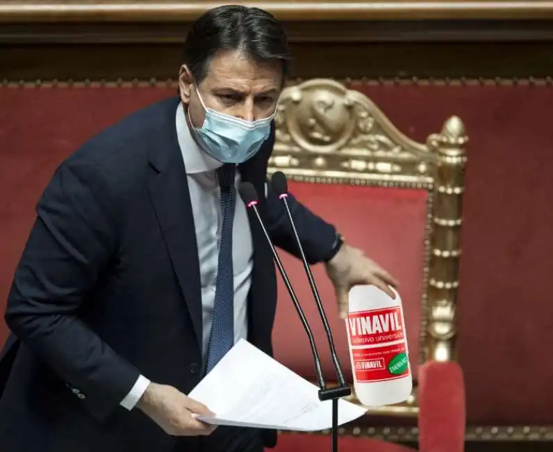 giuseppe conte vinavil meme