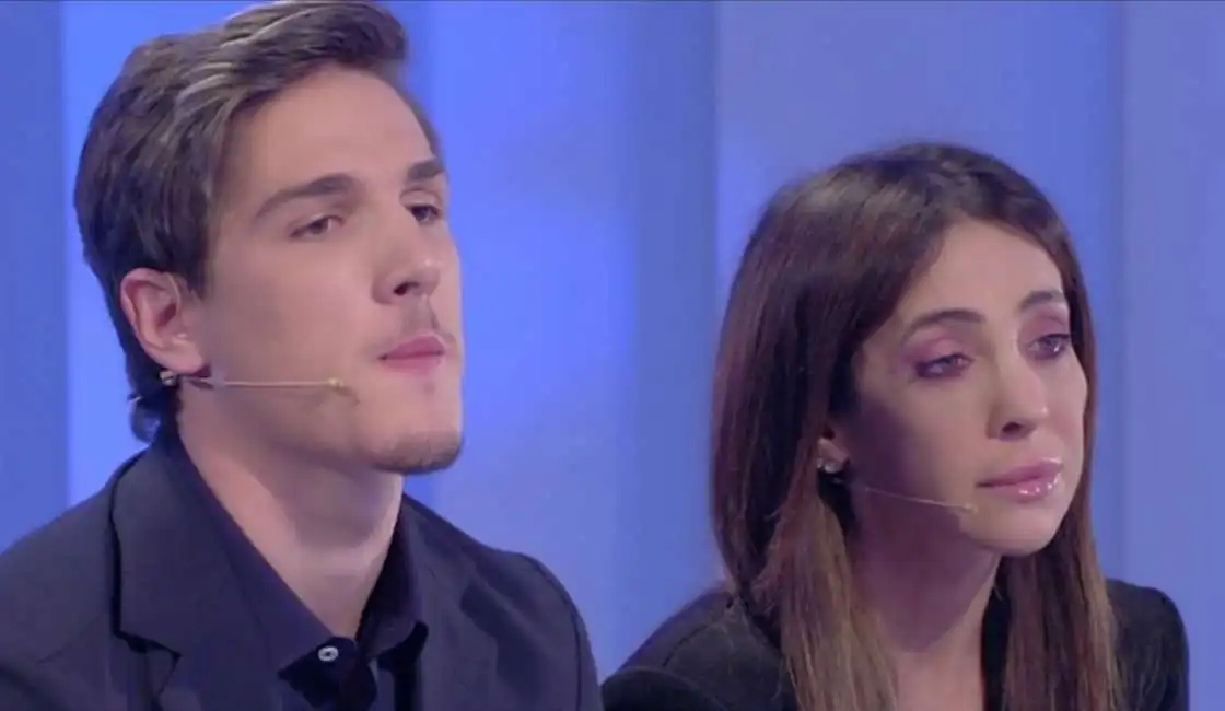 nicolo zaniolo e la mamma a c'e' posta per te ce c'e