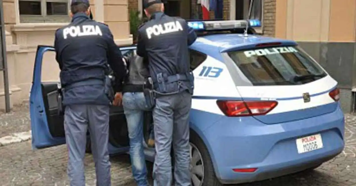 polizia perquisizione