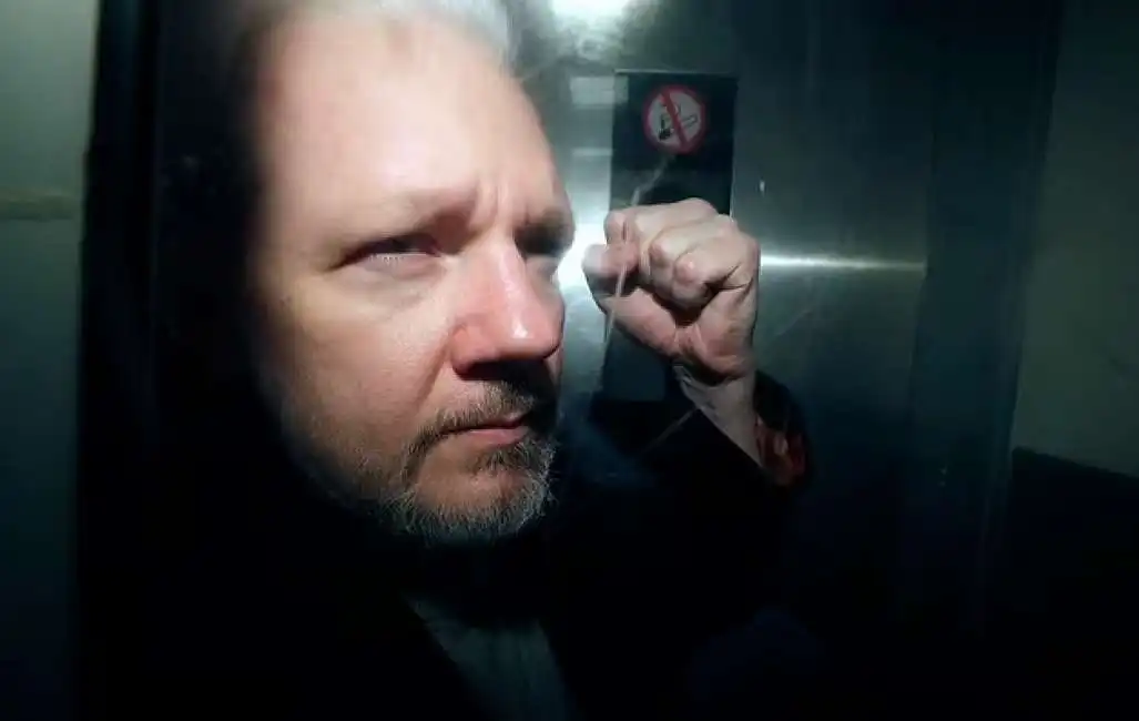 julian assange