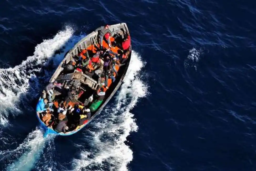 migranti a lampedusa 2