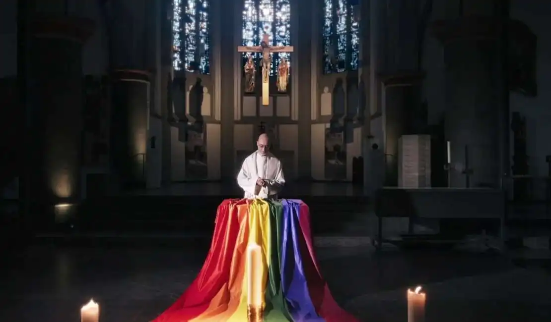 wie gott uns schuf - il documentario con 100 coming out della chiesa tedesca - 7 coming out chiesa tedesca germania 