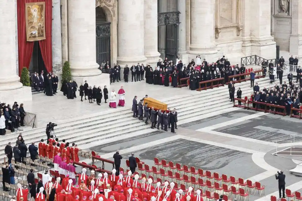 funerale funerali papa ratzinger benedetto xvi 