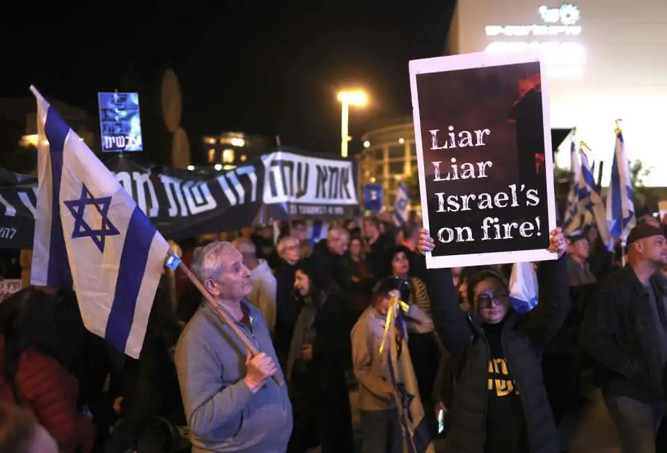 manifestazione contro netanyahu in israele - 1