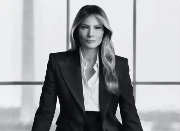 la foto ufficiale da first lady di melania trump