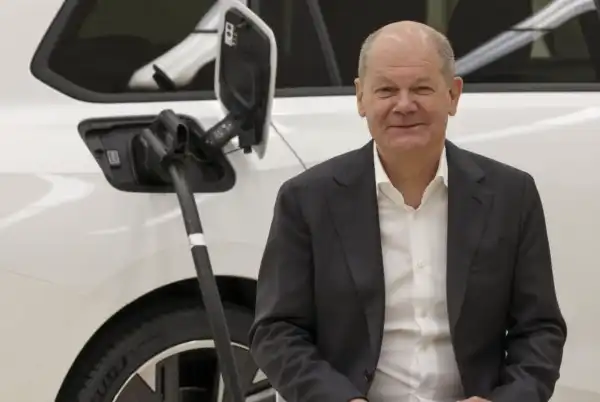 olaf scholz auto elettriche elettrica macchina germania