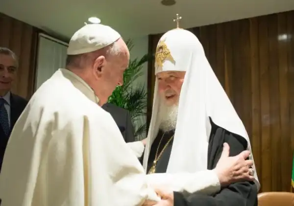 papa francesco bergoglio con il patriarca kirill 