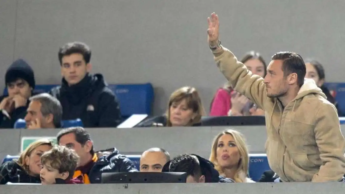 totti in tribuna 