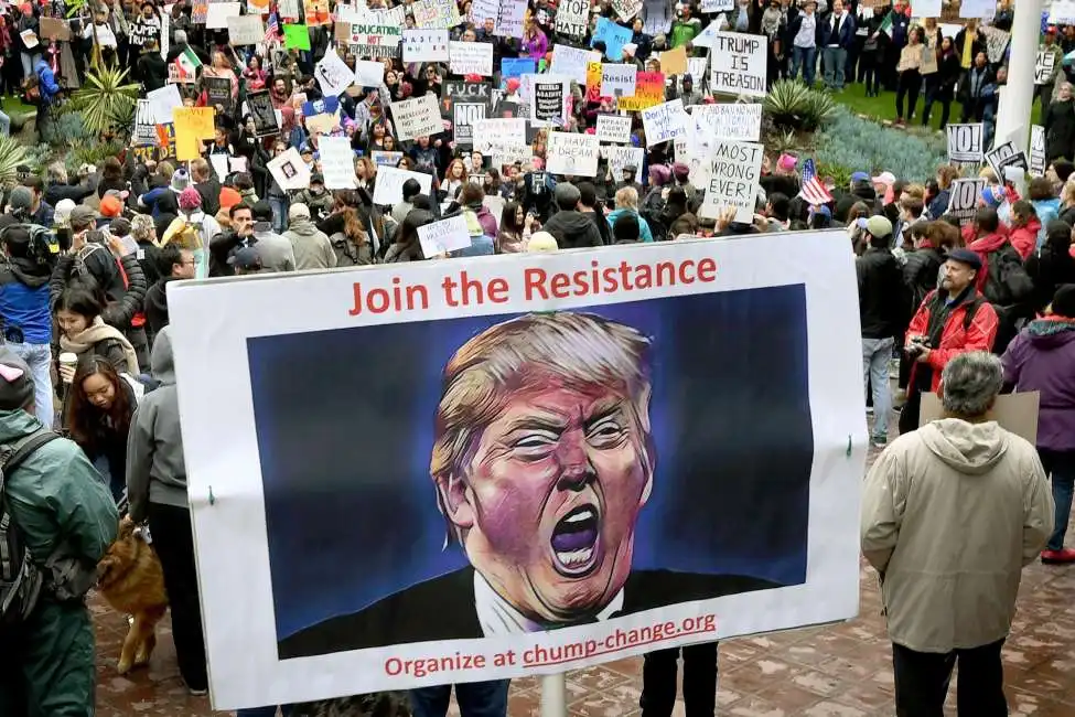 proteste contro trump presidente