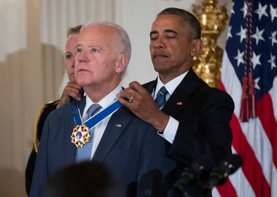 joe biden riceva la medal of freedom da barack obama