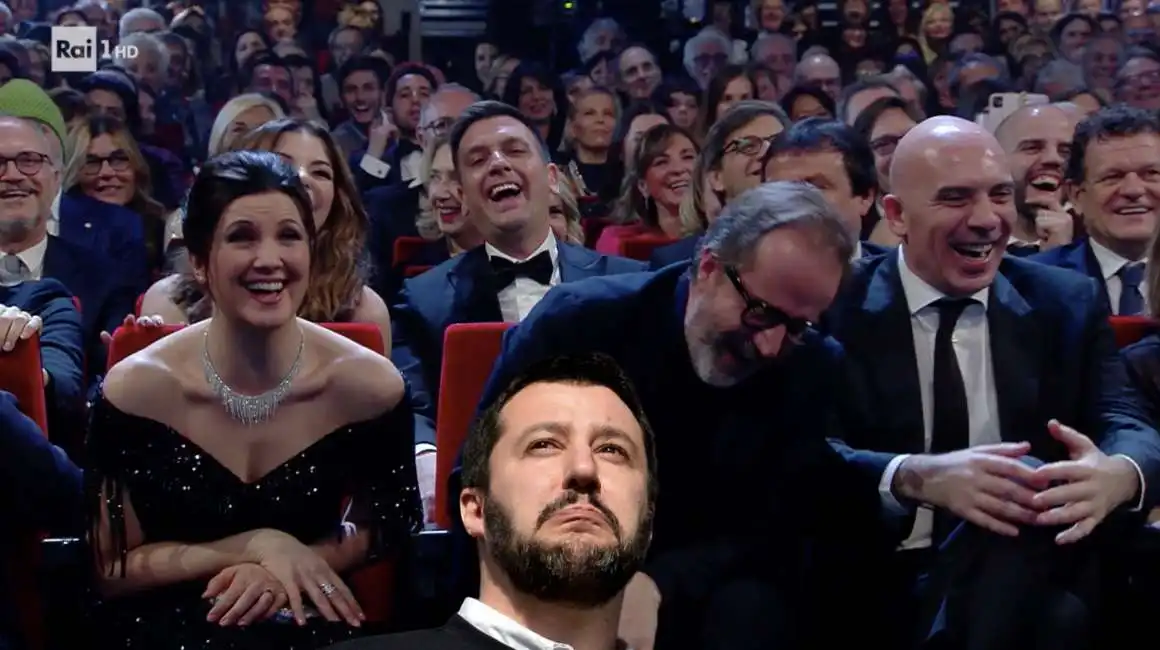 risate in platea a sanremo salvini