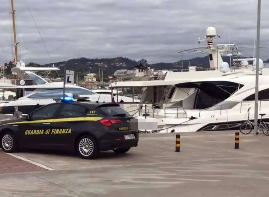 yacht in campania non dichiarati al fisco