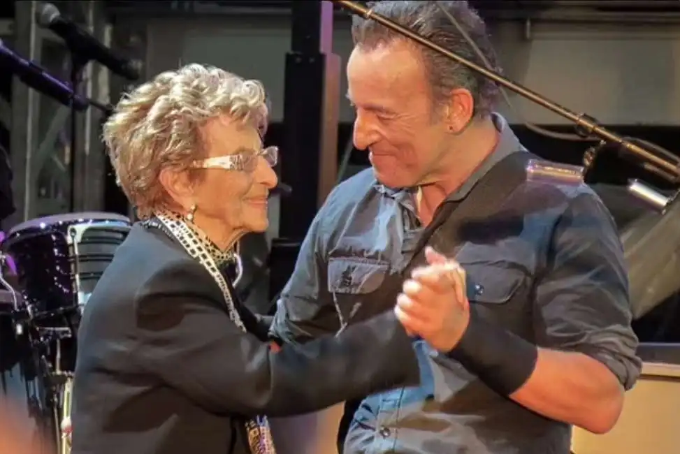 bruce springsteen con la mamma adele zerilli 