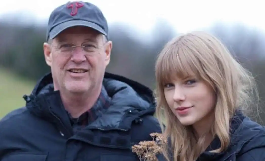 taylor swift con suo padre scott