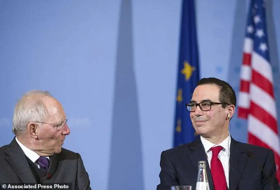 wolfgang schaeuble con steven mnuchin