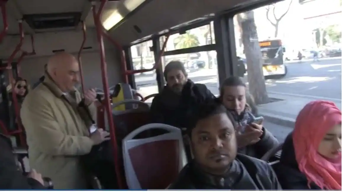 fico va in autobus a montecitorio