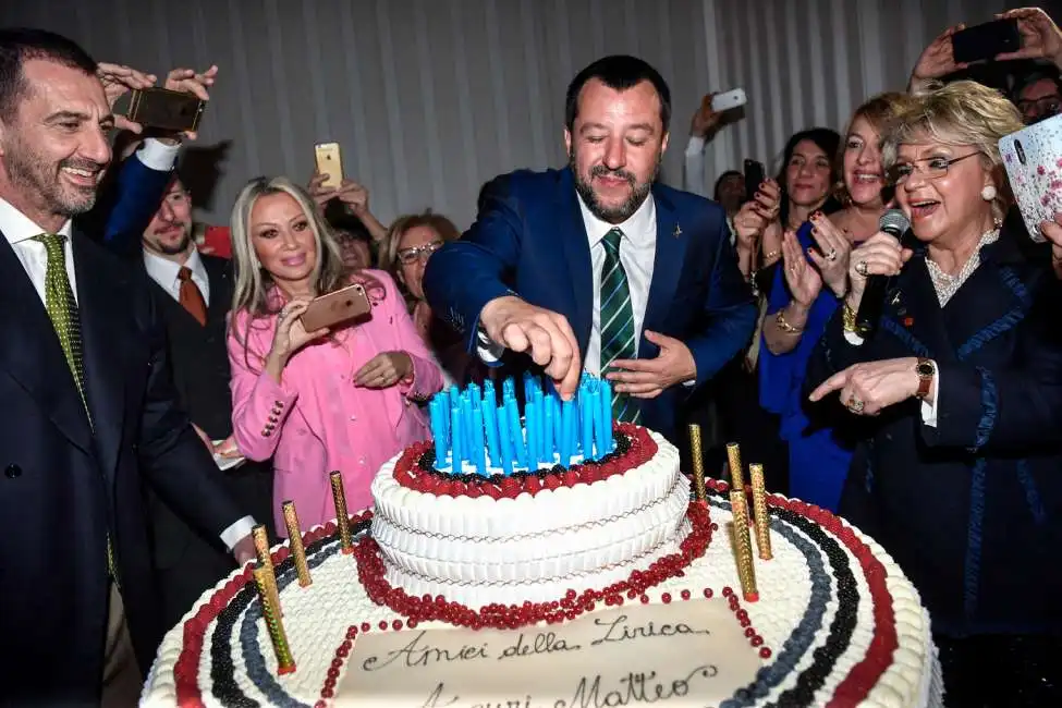 matteo salvini e il cocktail di compleanno alla festa degli amici della lirica -12