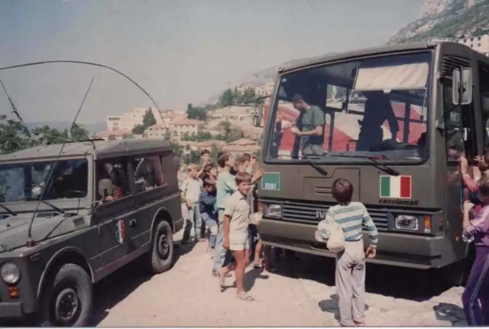 13 militari italiani in albania 1991