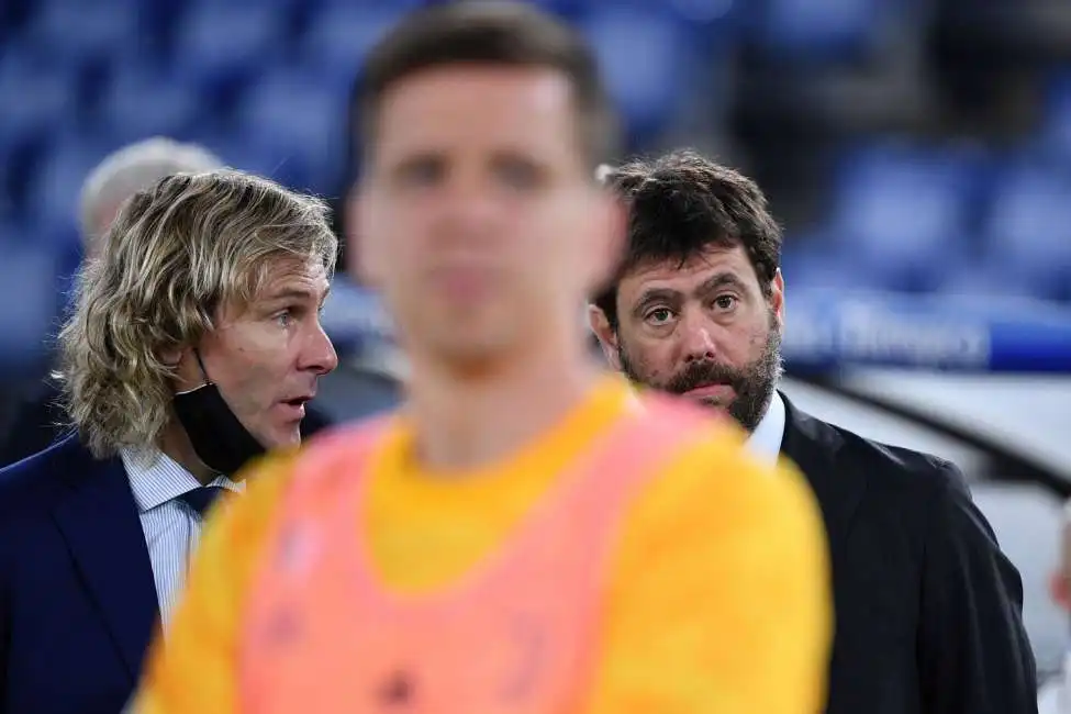 pavel nedved e andrea agnelli dietro szczesny juventus