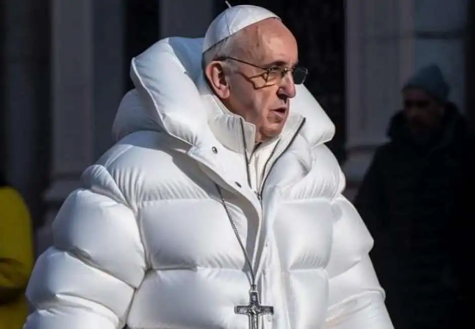 foto fake papa francesco piumino balenciaga intelligenza artificiale