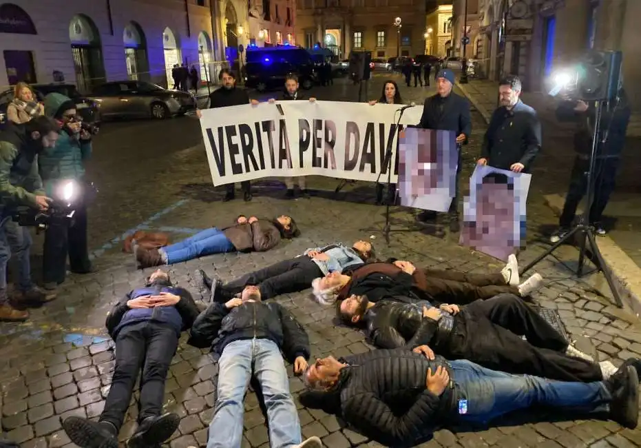 flash mob a 11 anni dalla morte di david rossi _censored