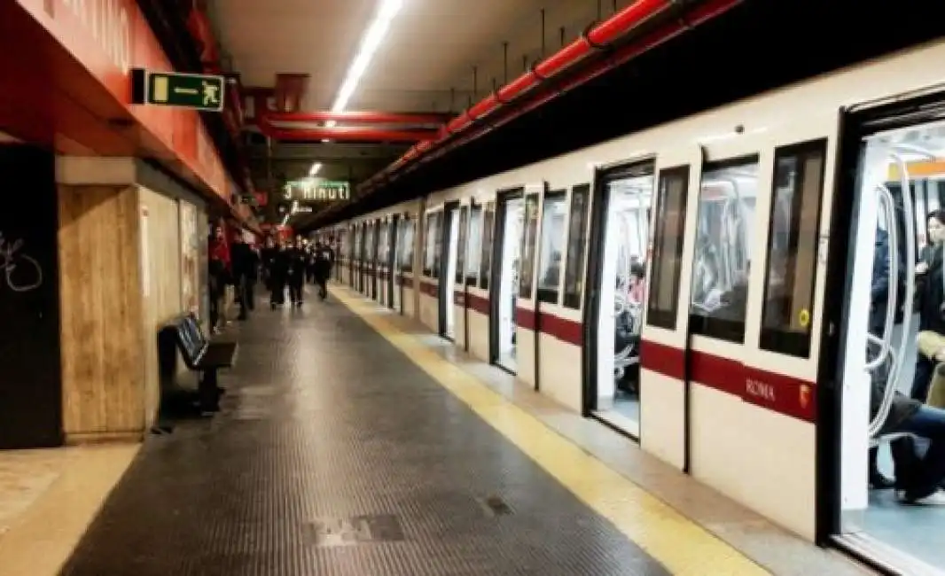 metropolitana metro roma 